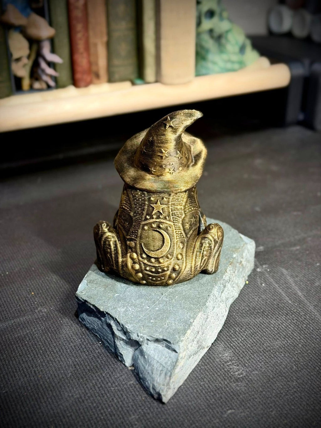 Celestial Frog - Fantasy Wizard - Amphibians Decor (unpainted)