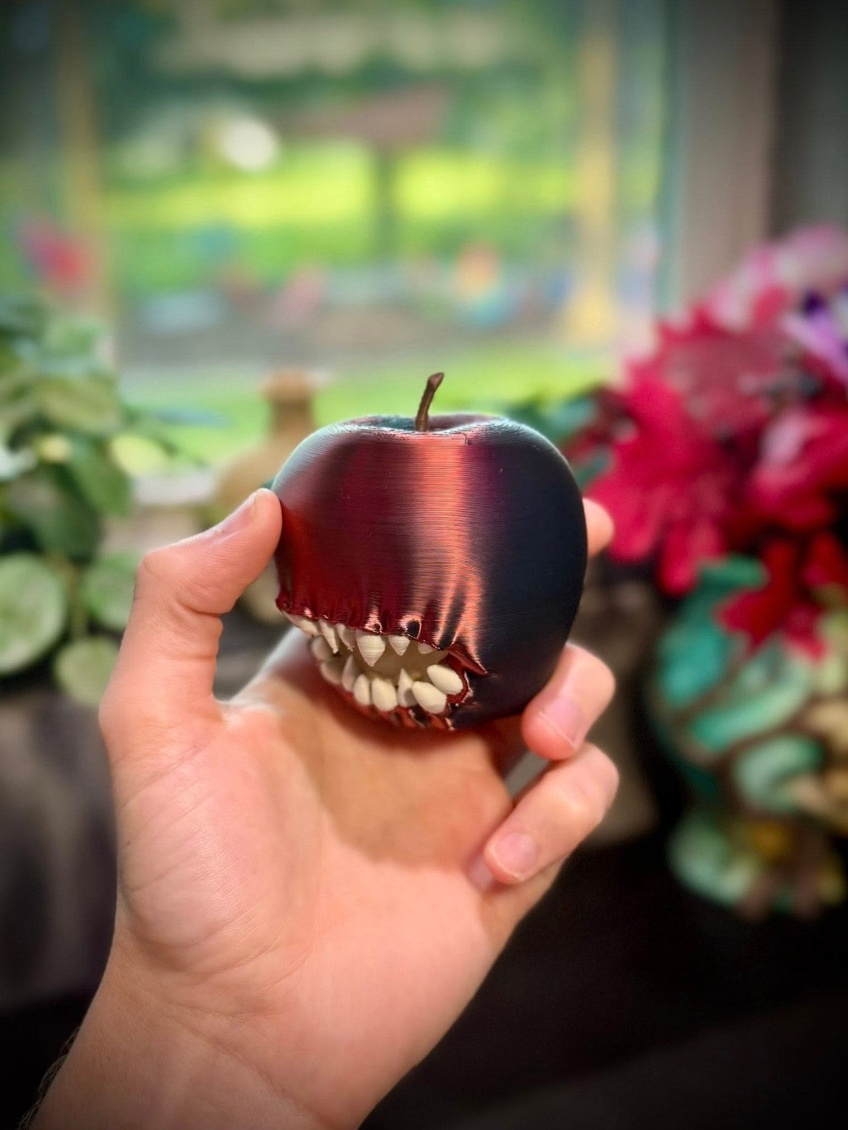 Mimic Apple - The Devil Fruit - Fanged Apple of Evil (unpainted)