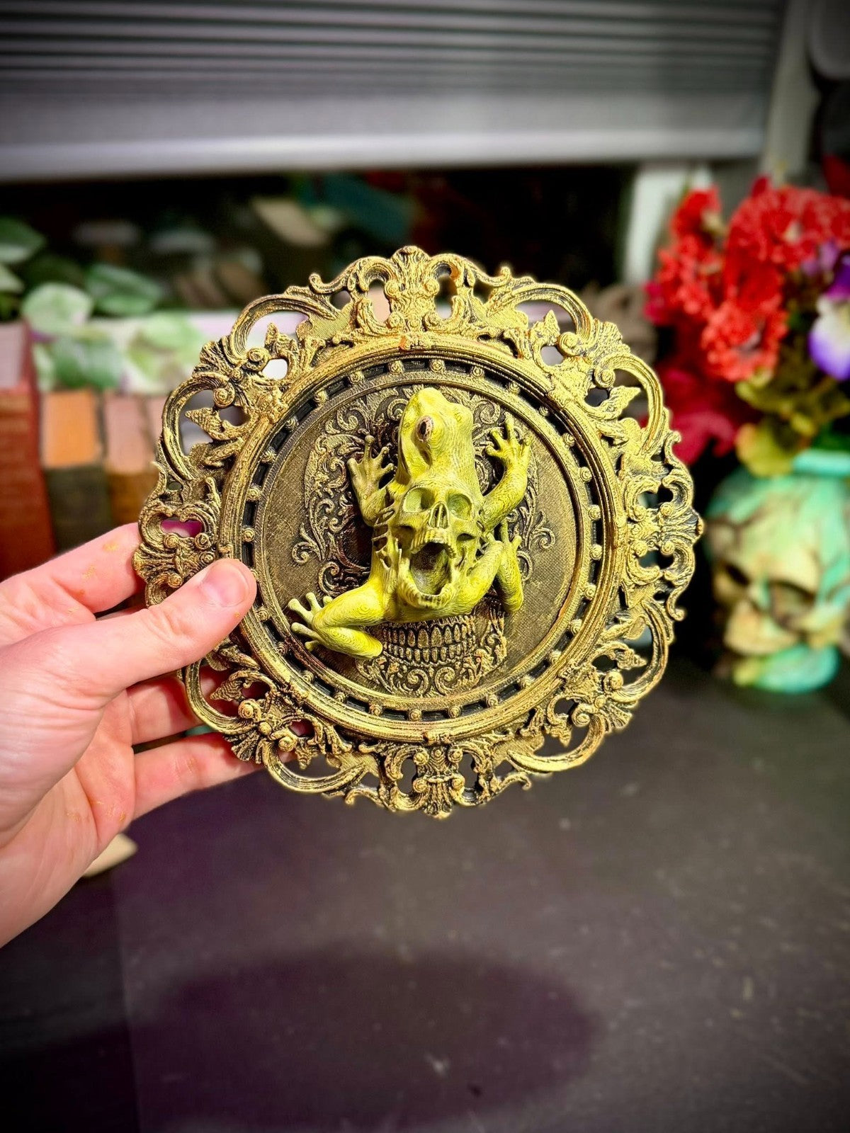 Gothic Wall Frame and Spine Hugger Display (unpainted)