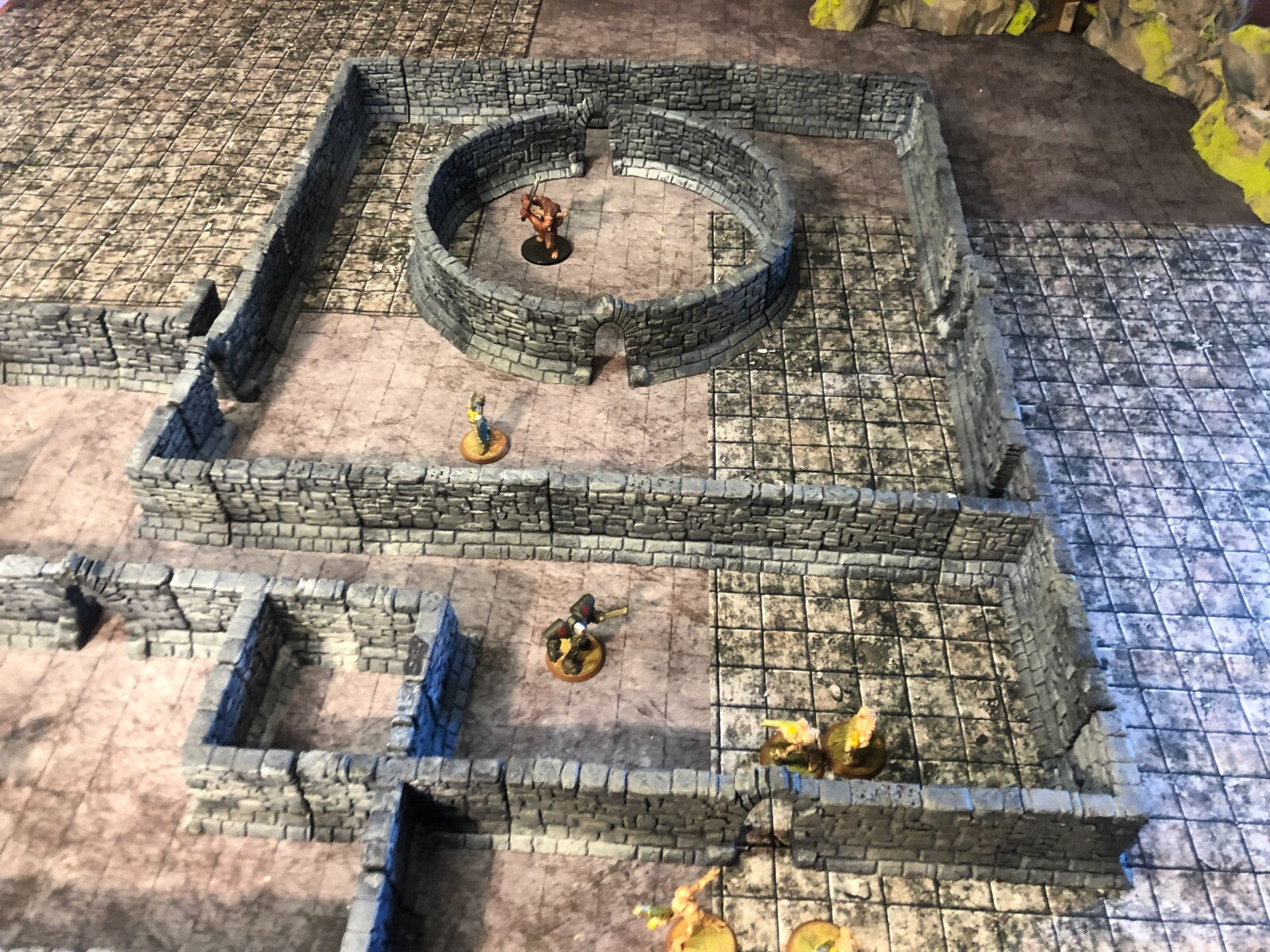 Interior Dungeon Walls18 Walls, scatter and modular with 6x2mm Magnet Slots