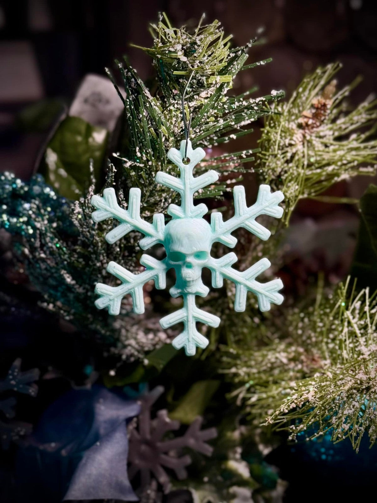 Snowflake Skull Ornament and Decor - Halloween Christmas Gift (unpainted)
