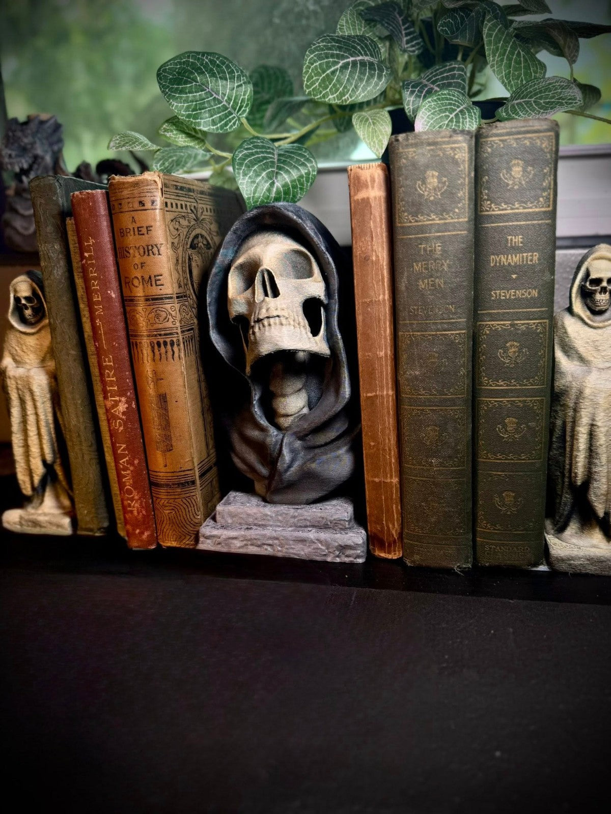 Hooded Skull Statue and Bookends (unpainted)