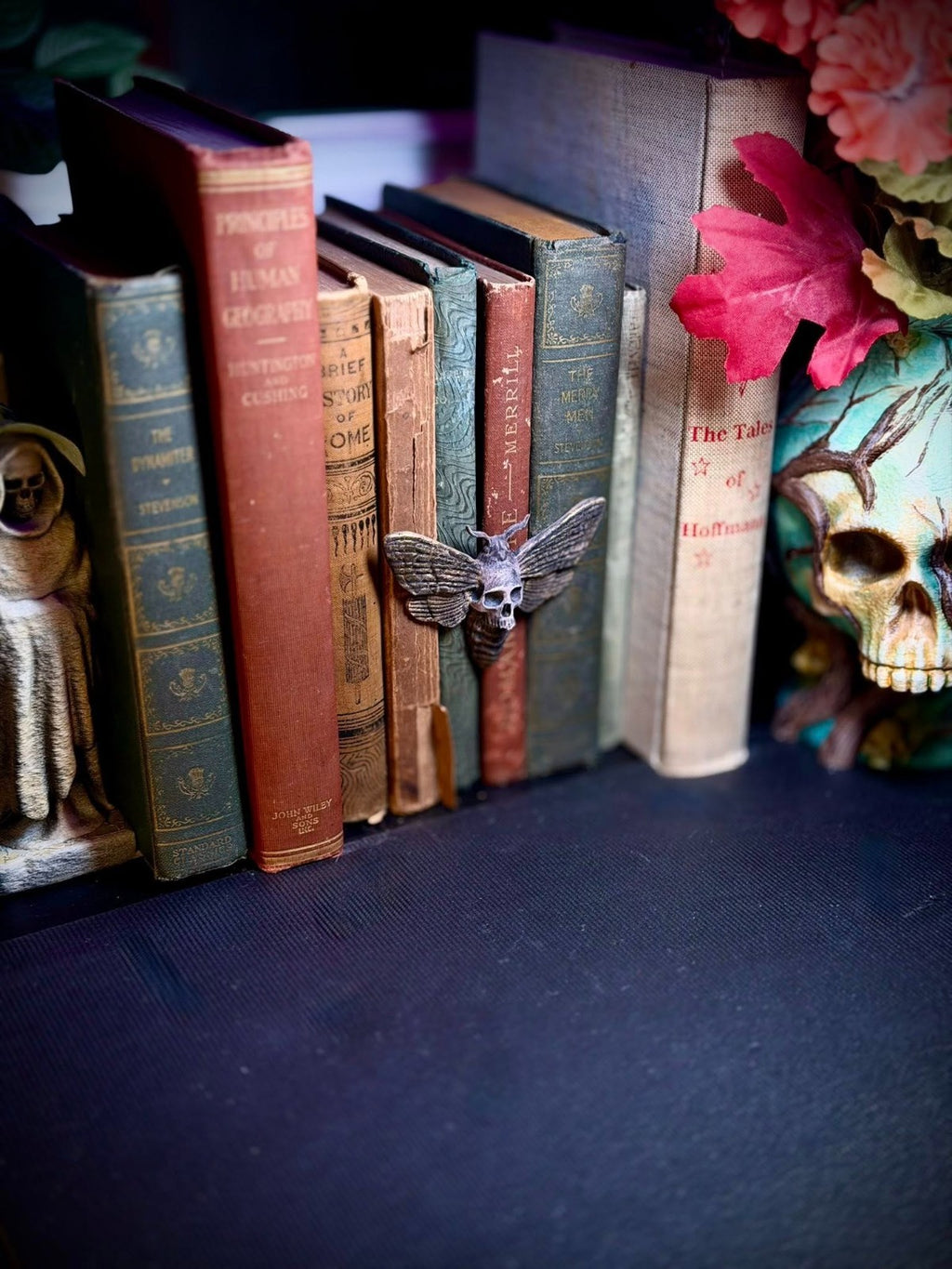 Skull Moth Spine Hugger - Magnet - Gothic Decor (unpainted)