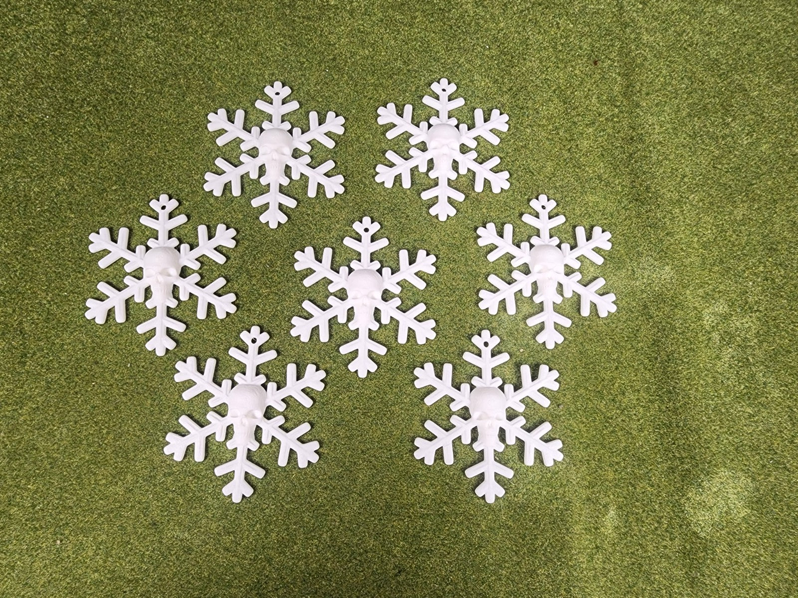 Snowflake Skull Ornament and Decor - Halloween Christmas Gift (unpainted)