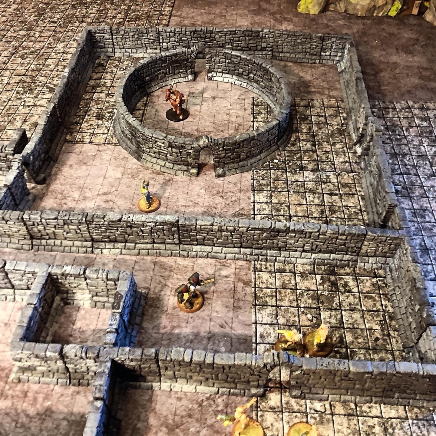 Interior Dungeon Walls18 Walls, scatter and modular with 6x2mm Magnet Slots