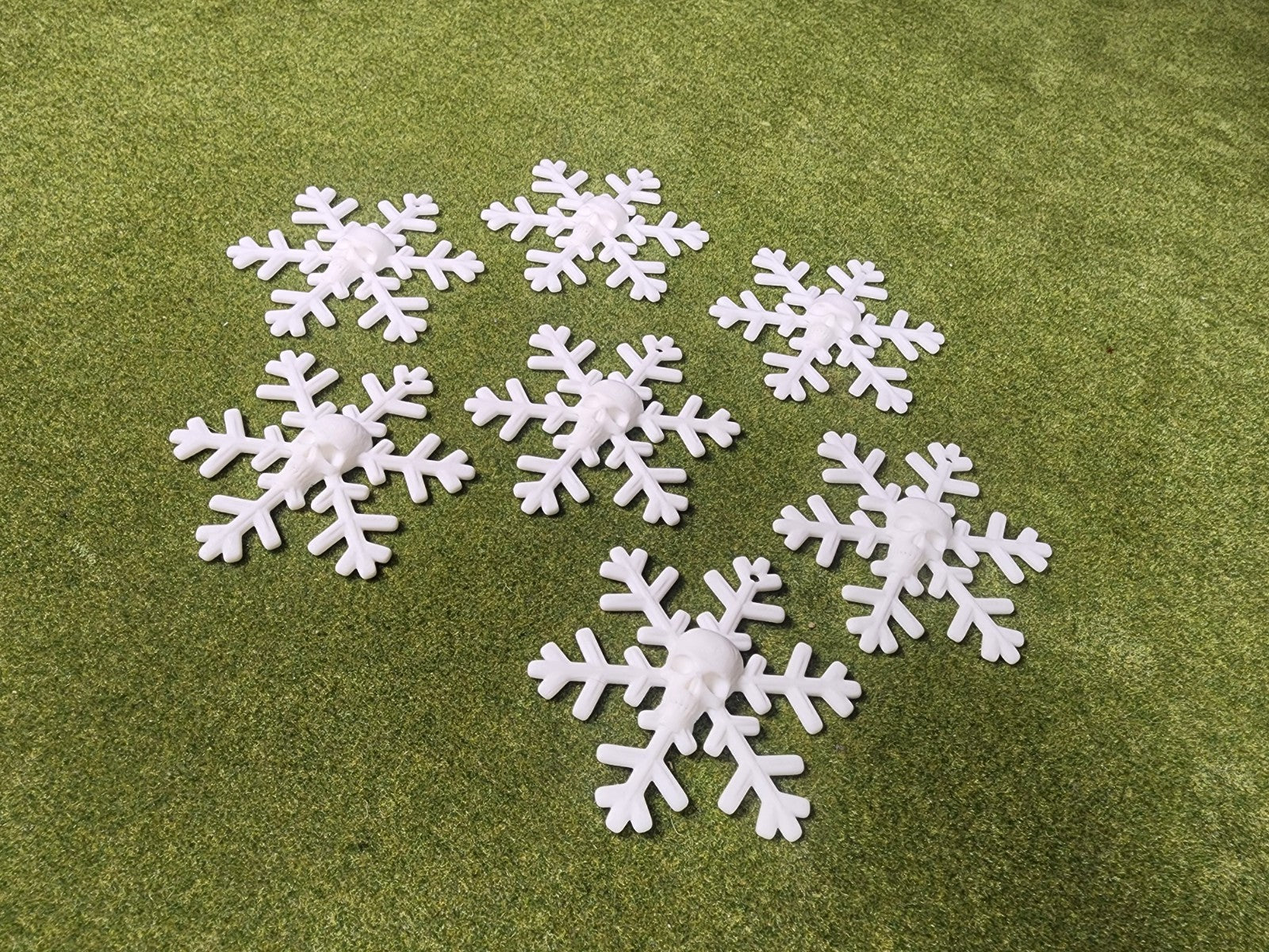 Snowflake Skull Ornament and Decor - Halloween Christmas Gift (unpainted)