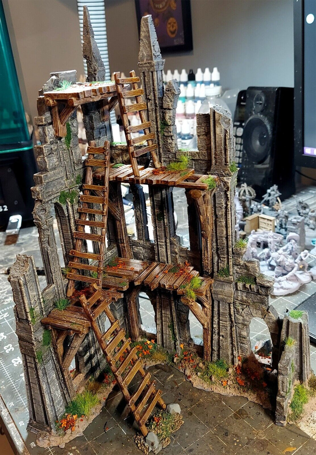 Cathedral Façade Ruins & Ladders Terrain Building