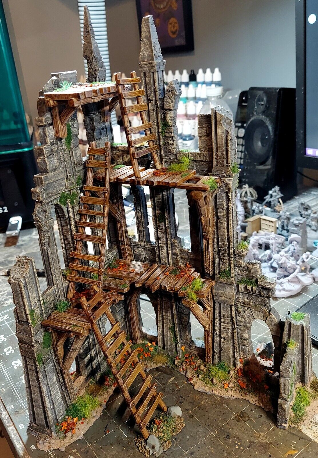 Cathedral Façade Ruins & Ladders Terrain Building
