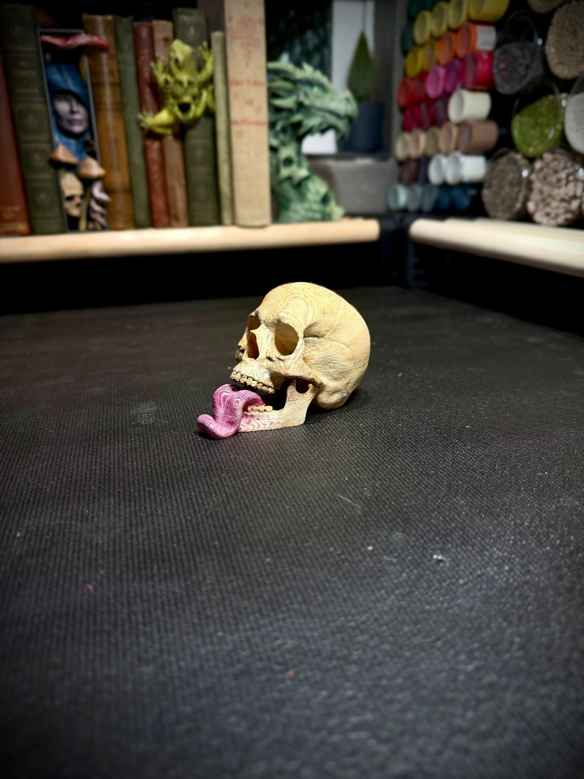 Skull Card & Phone Holder  - Fantasy Decor (unpainted)