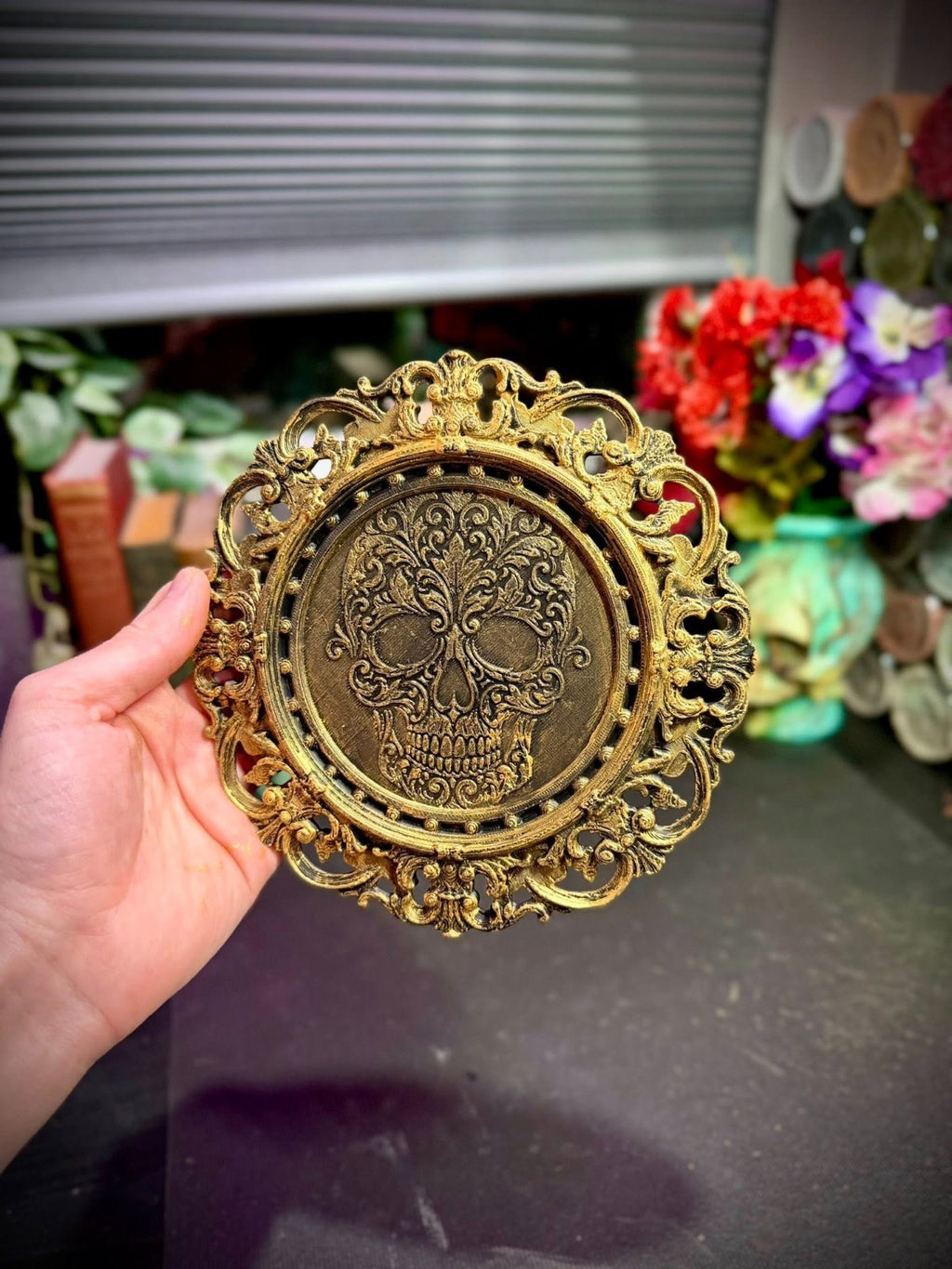 Gothic Wall Frame and Spine Hugger Display (unpainted)